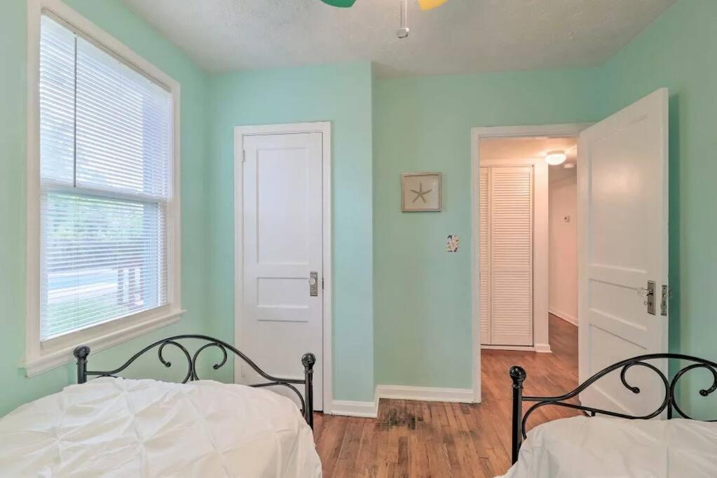 Pool Home Sleeps 6 With Large Fenced Yard Jacksonville Exteriör bild